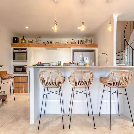 La Bastide L Authentic & Pool L Shellter Semesterbostad *