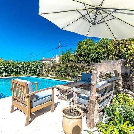 Semesterbostad La Bastide L Authentic & Pool L Shellter