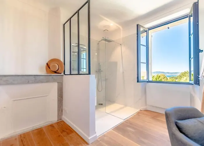 La Bastide L Authentic & Pool L Shellter Holiday home